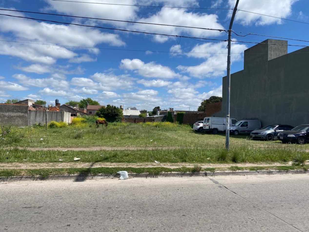 Lote en Venta - Barrio Malvinas Argentinas