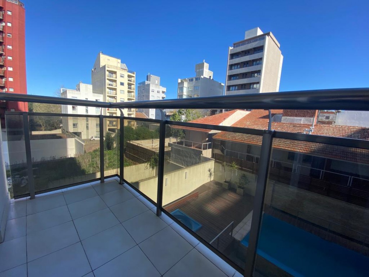 SEMIPISO 3 AMB EN VENTA - ZONA PLAYA GRANDE