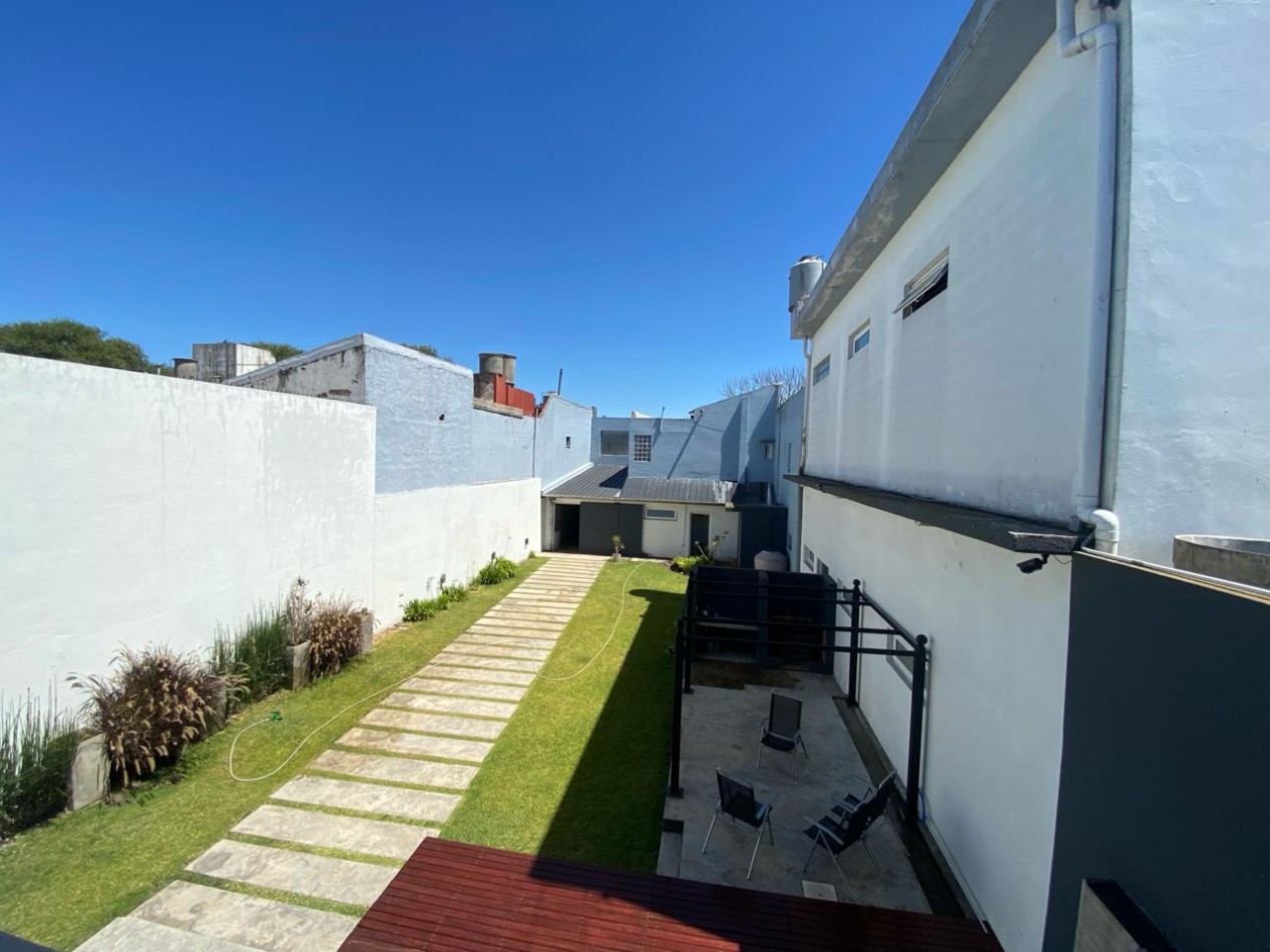 Deposito mas vivienda en venta - Zona Constitucion