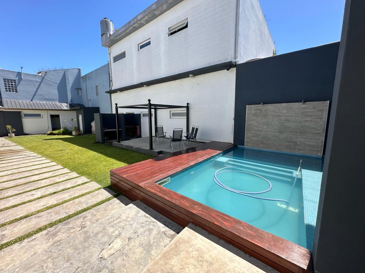 Deposito mas vivienda en venta - Zona Constitucion