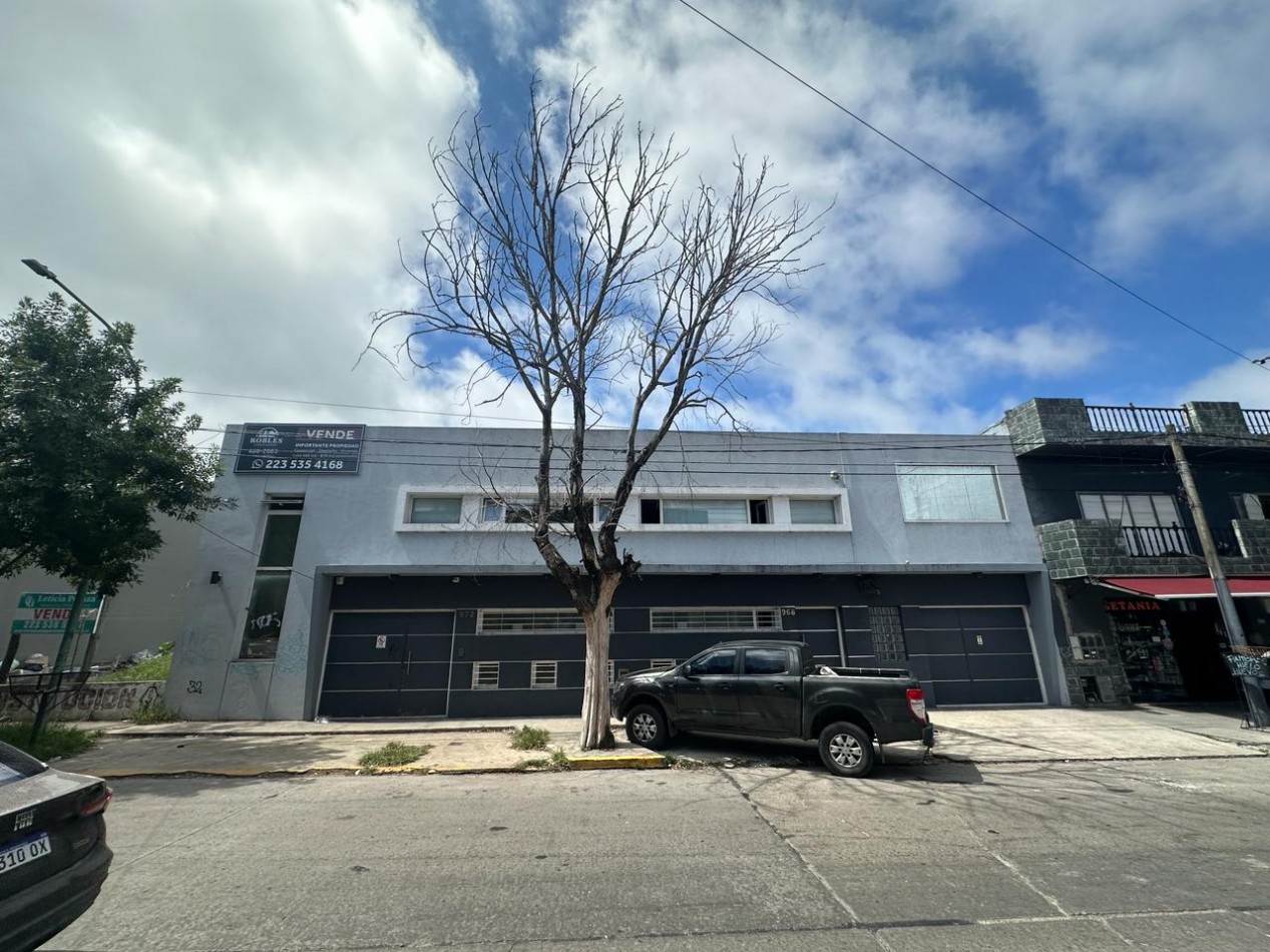 Deposito mas vivienda en venta - Zona Constitucion