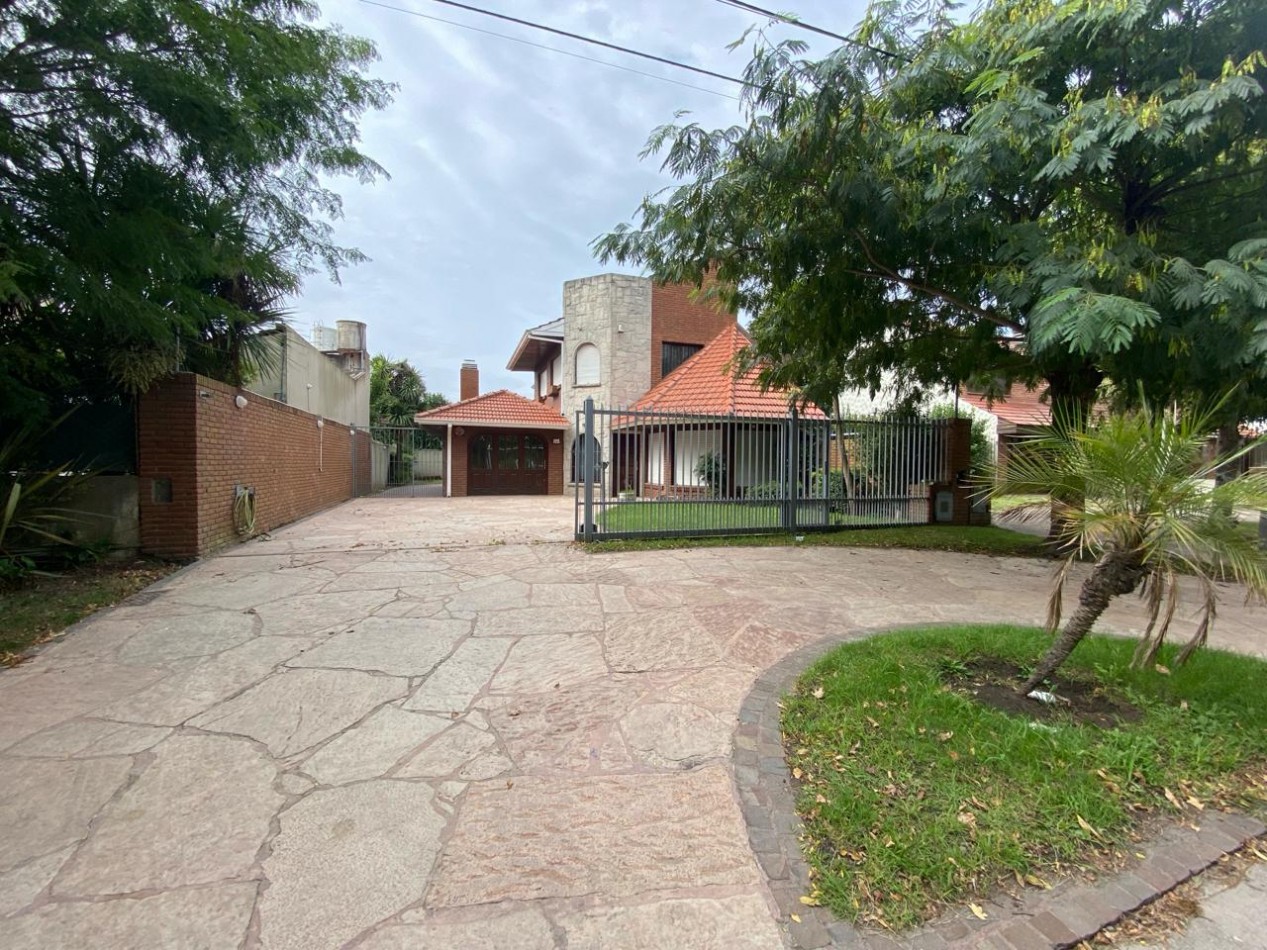 Chalet en Venta - Zona Los Pinares