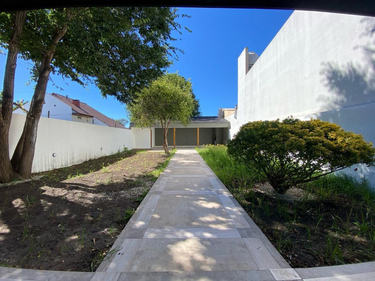 Casa 3 ambientes en Venta - Zona Los Pinares