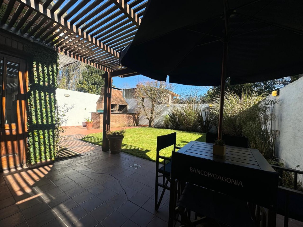 Casa 4 AMB en Venta - Barrio Los Tilos