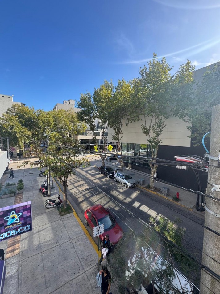 Departamento 3 ambientes en Venta - Aldrey con balcon al frente 
