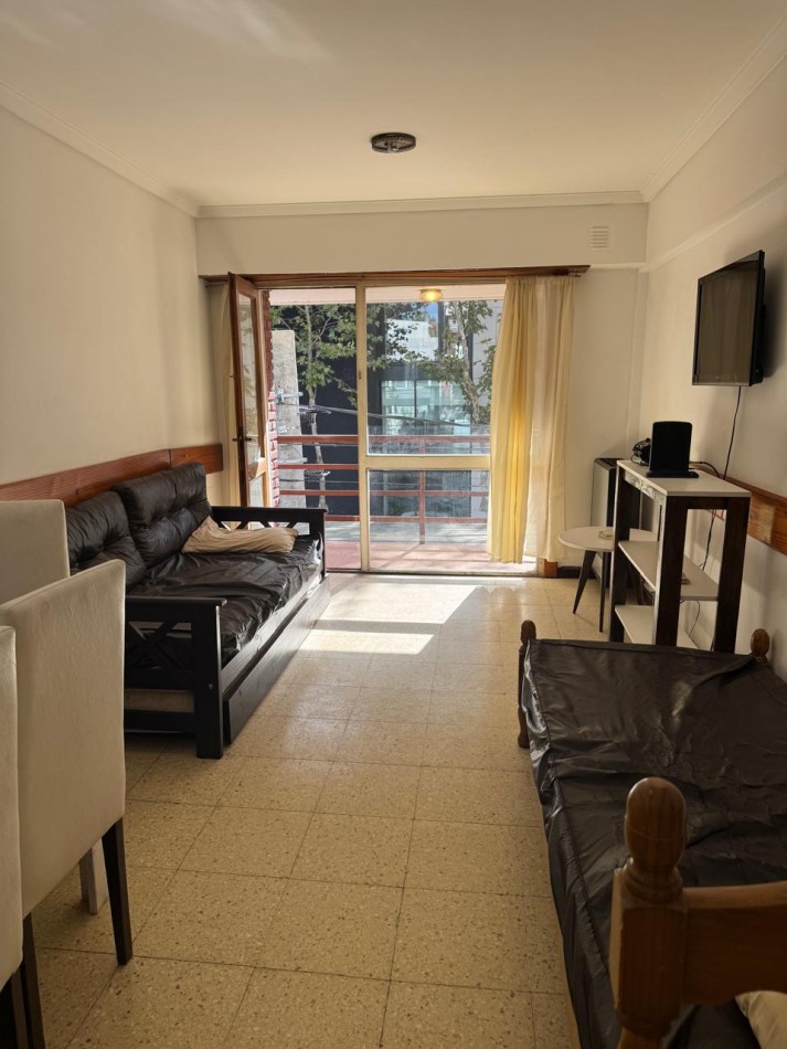 Departamento 3 ambientes en Venta - Aldrey con balcon al frente 