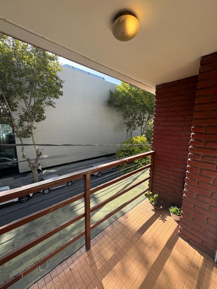 Departamento 3 ambientes en Venta - Aldrey con balcon al frente 