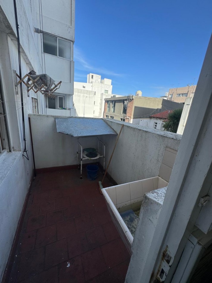 Departamento 3 ambientes en Venta - Aldrey con balcon al frente 