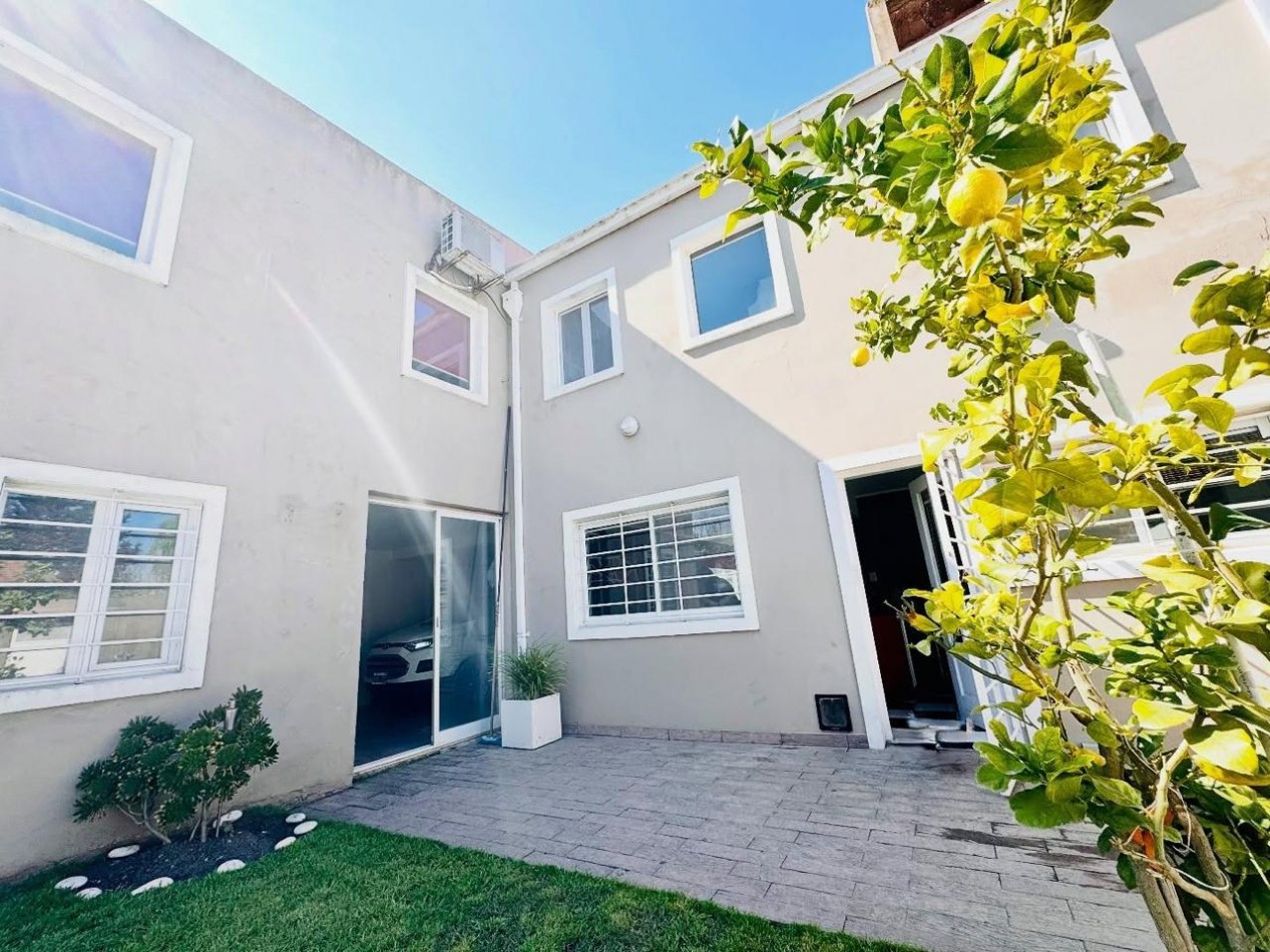 Casa 5 ambientes en venta - Barrio Caisamar