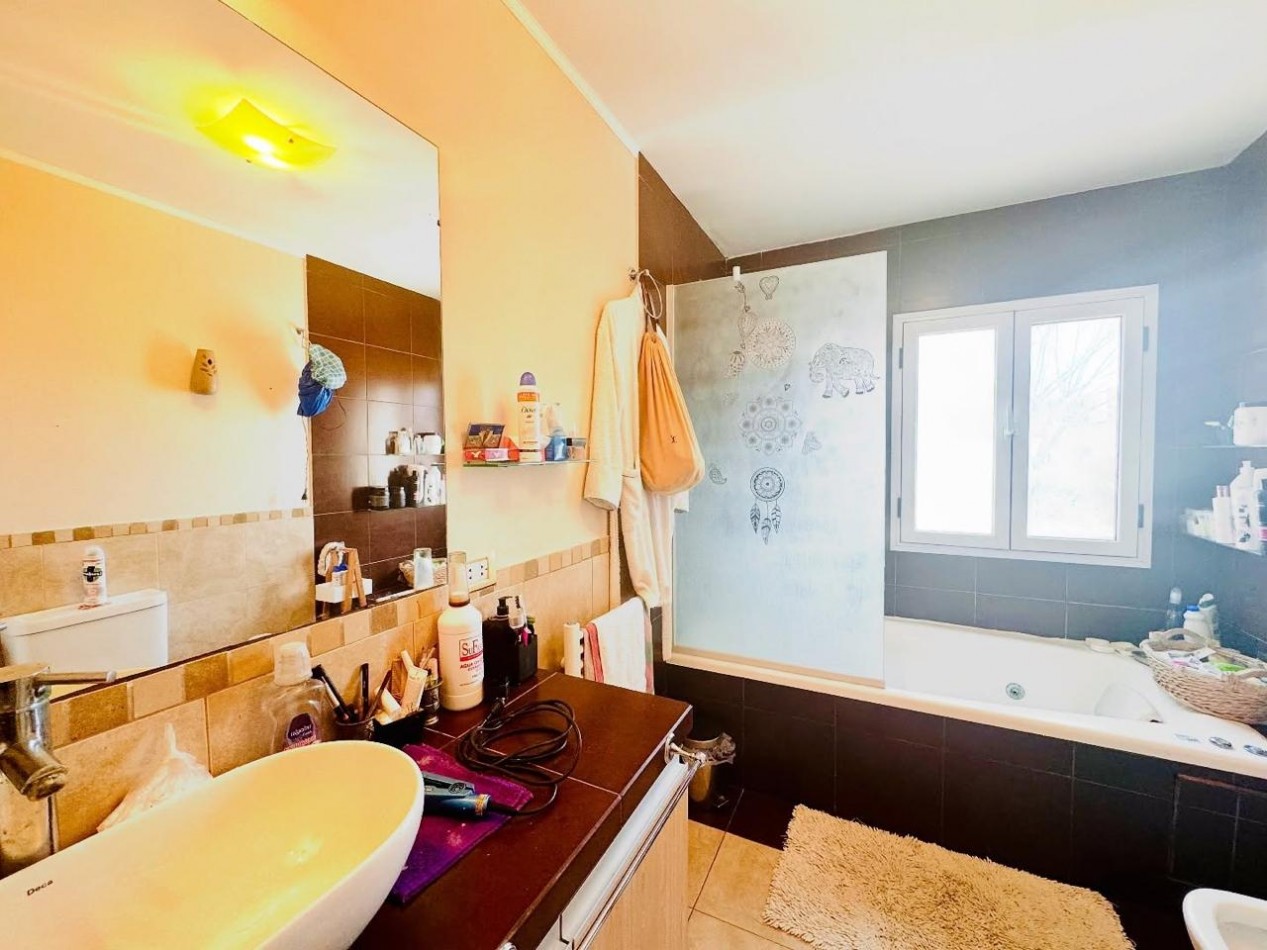 Casa 5 ambientes en venta - Barrio Caisamar