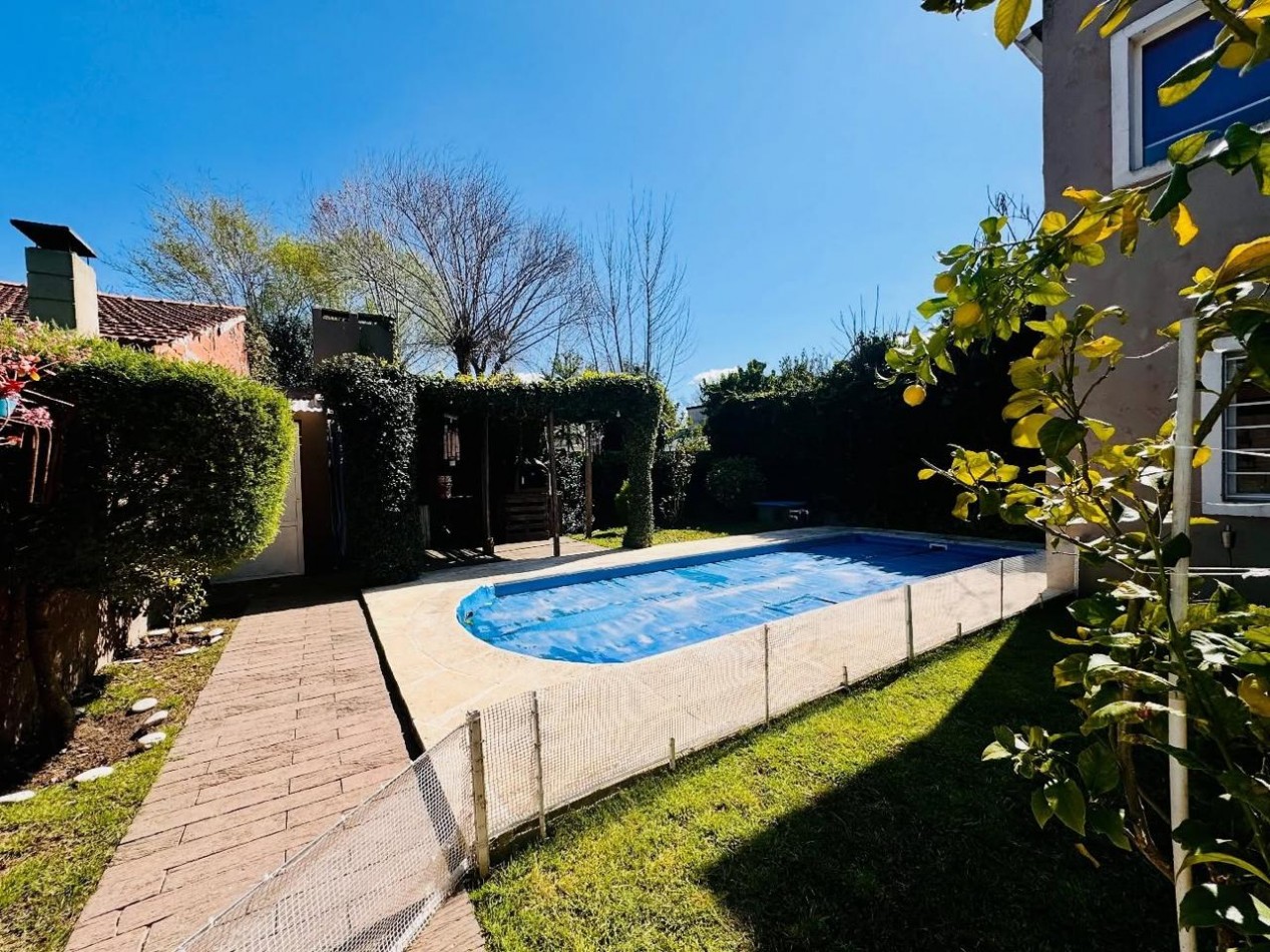 Casa 5 ambientes en venta - Barrio Caisamar