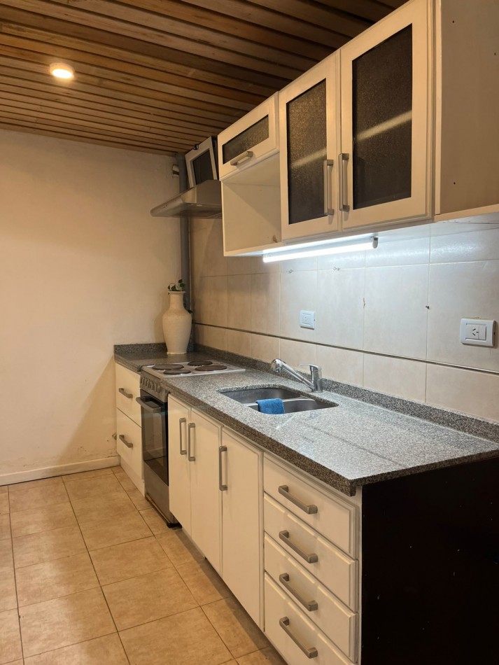 Alquiler comercial - 4 ambientes en primer piso ideal para uso profesional