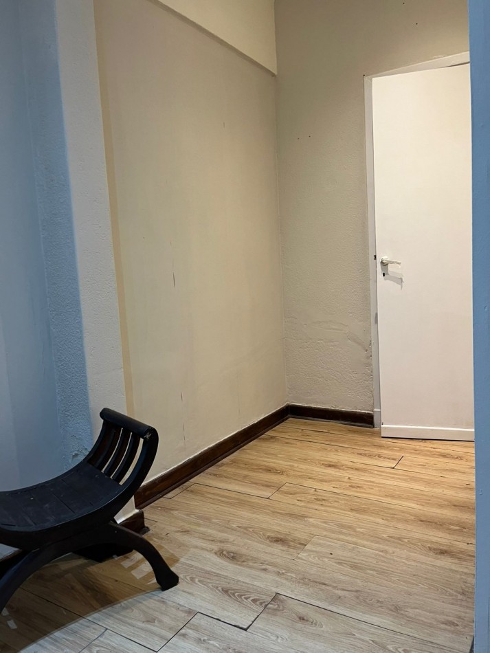 Alquiler comercial - 4 ambientes en primer piso ideal para uso profesional