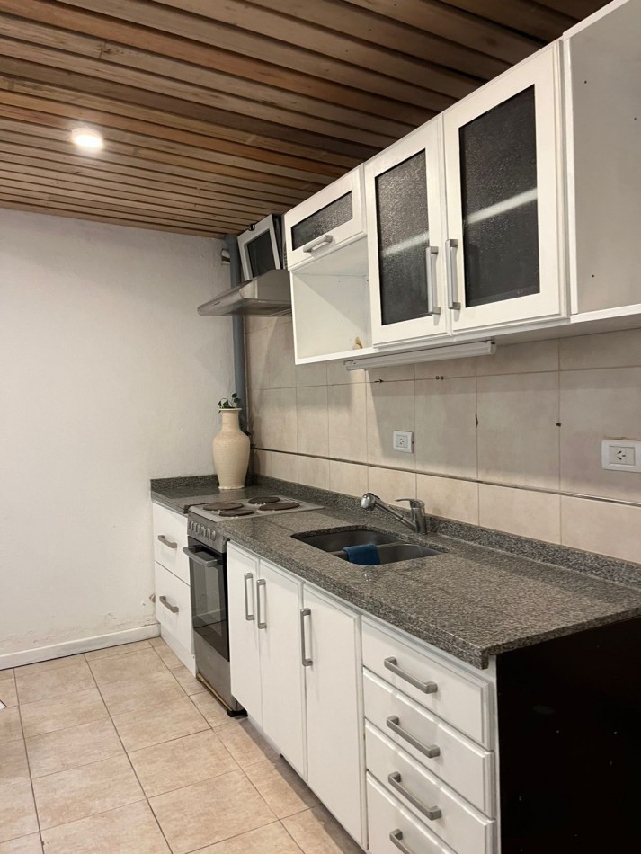 Alquiler comercial - 4 ambientes en primer piso ideal para uso profesional