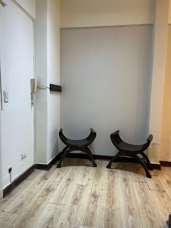 Alquiler comercial - 4 ambientes en primer piso ideal para uso profesional