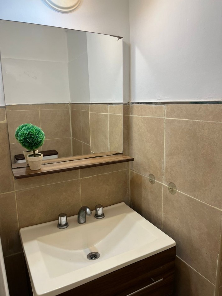 Alquiler comercial - 4 ambientes en primer piso ideal para uso profesional