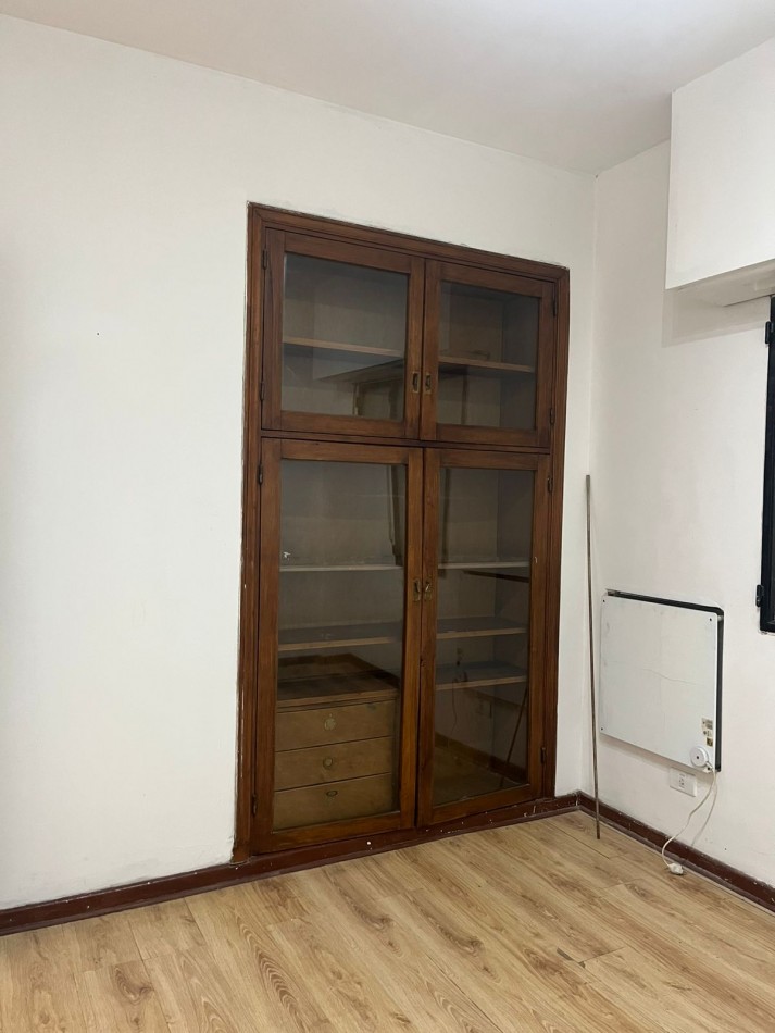 Alquiler comercial - 4 ambientes en primer piso ideal para uso profesional