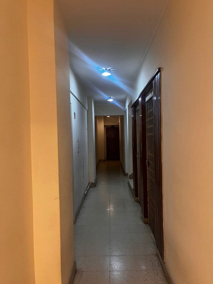 Departamento 3 ambientes a la calle- Plaza Colon 
