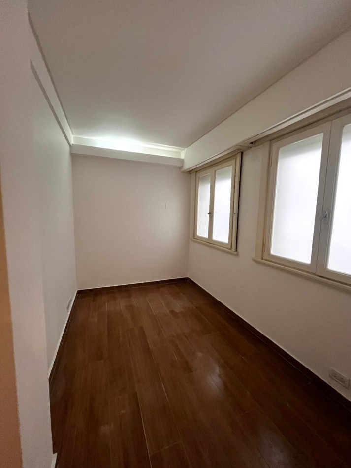 Departamento 3 ambientes a la calle- Plaza Colon 