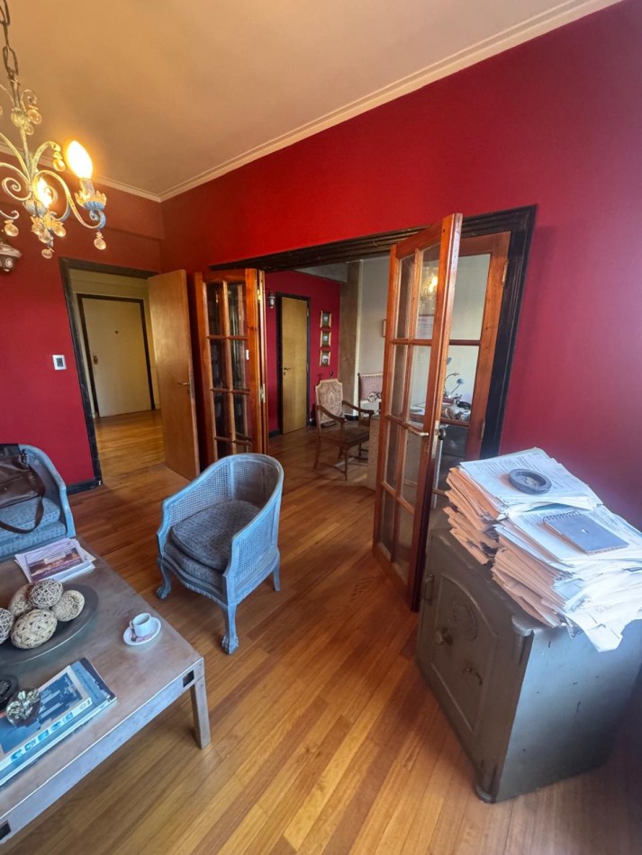 Oficina / Departamento 3 Ambientes en Alquiler con cochera - Centro