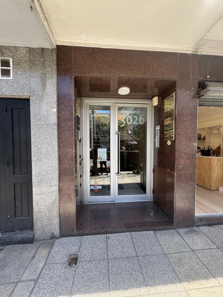 Oficina / Departamento 3 Ambientes en Alquiler con cochera - Centro