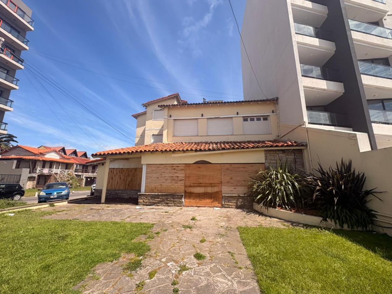 Propiedad a Demoler en Venta - Frente al Mar