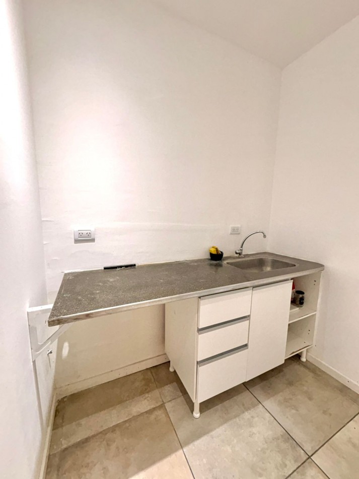 Oficina en Alquiler - Constitucion