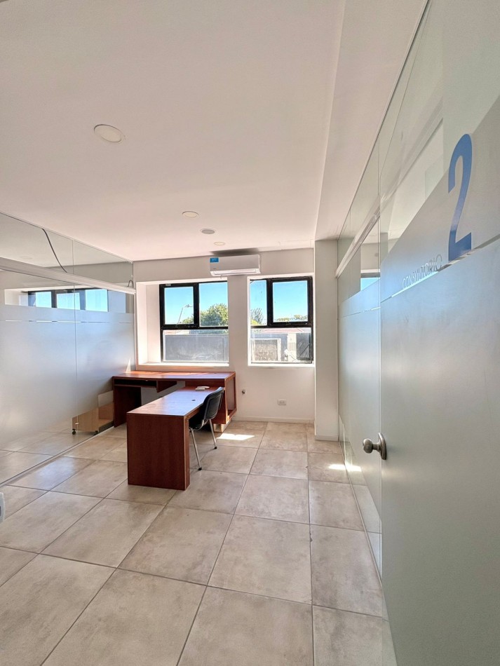 Oficina en Alquiler - Constitucion