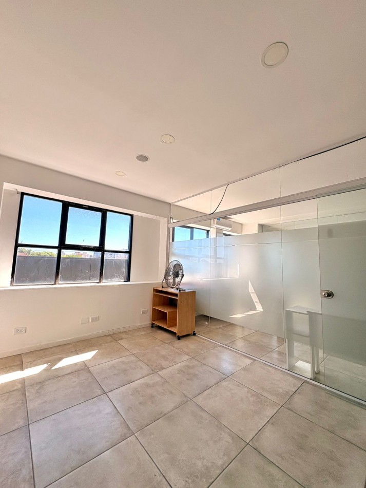 Oficina en Alquiler - Constitucion