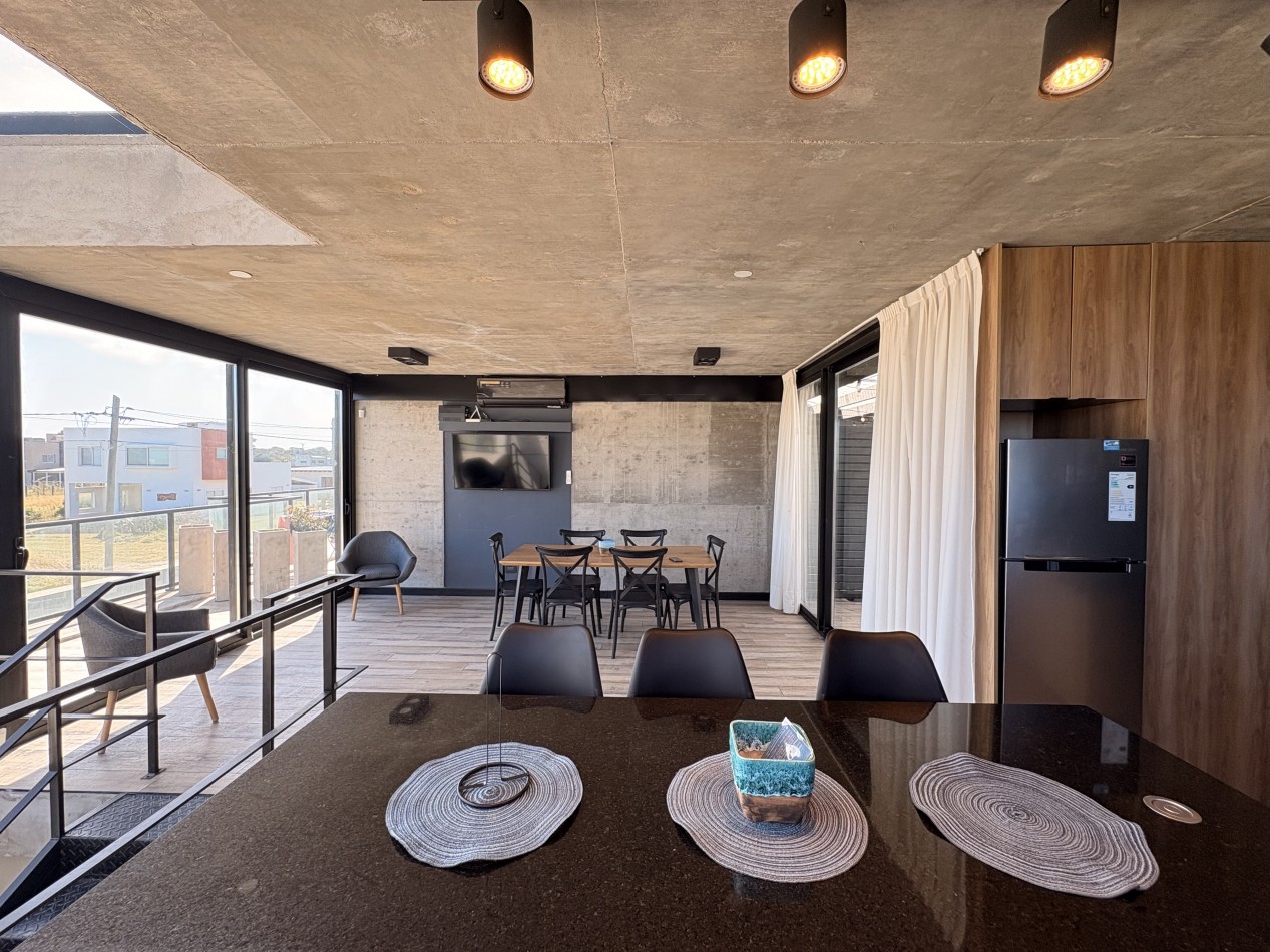 Dos Duplex 3 ambientes en venta - La Caleta 