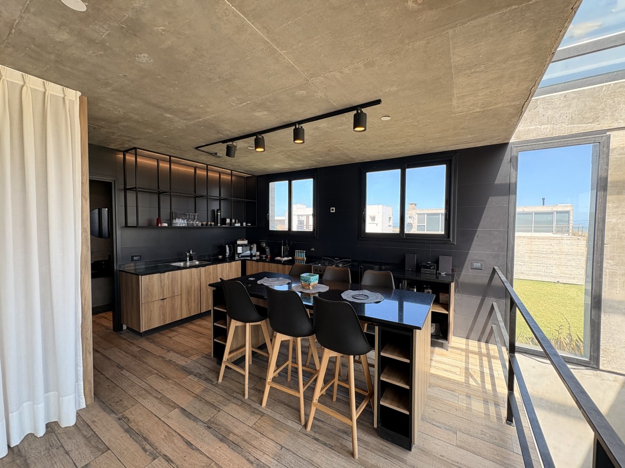 Dos Duplex 3 ambientes en venta - La Caleta 