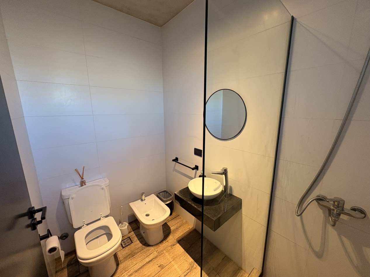 Dos Duplex 3 ambientes en venta - La Caleta 