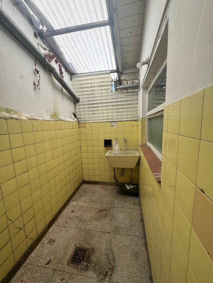 Casa + Dpto + Galpon - Las Avenidas