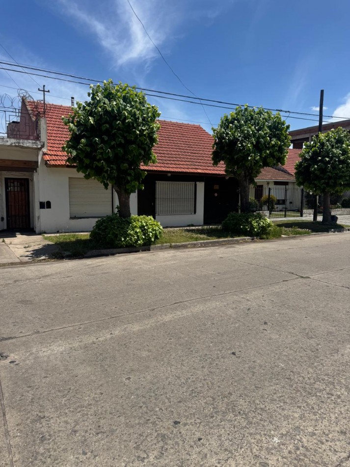 Casa + Dpto + Galpon - Las Avenidas