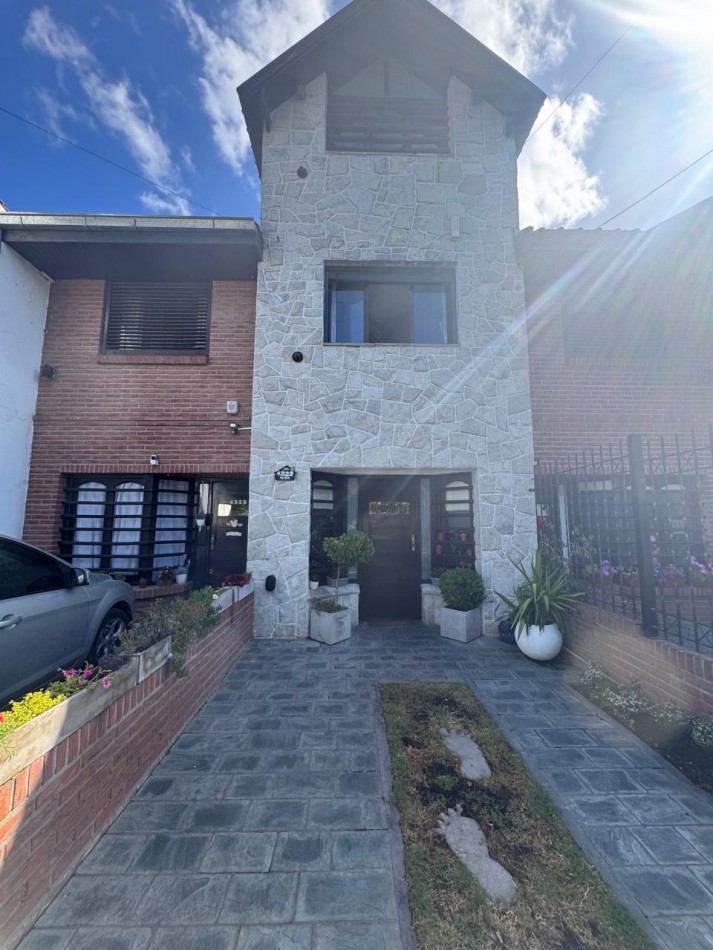 Triplex 5 ambientes en venta - Villa Primera