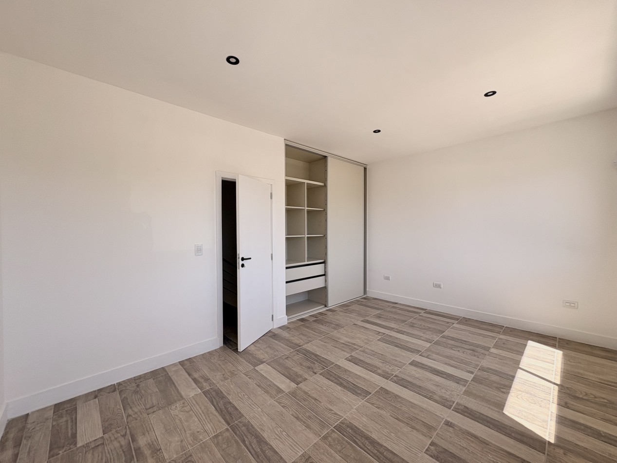 Duplex 3 ambientes a estrenar en venta - Barrio San Jeronimo 