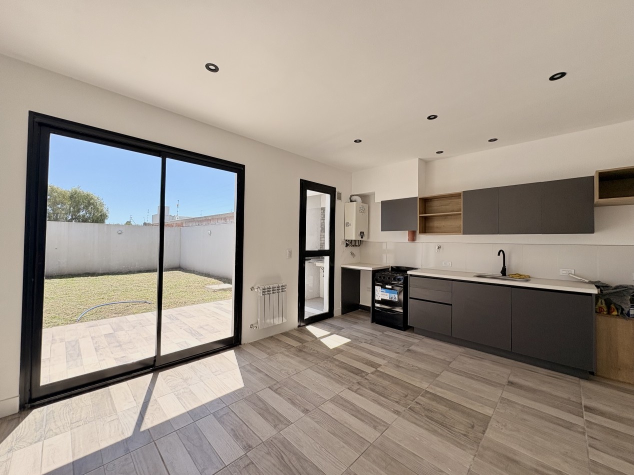 Duplex 3 ambientes a estrenar en venta - Barrio San Jeronimo 