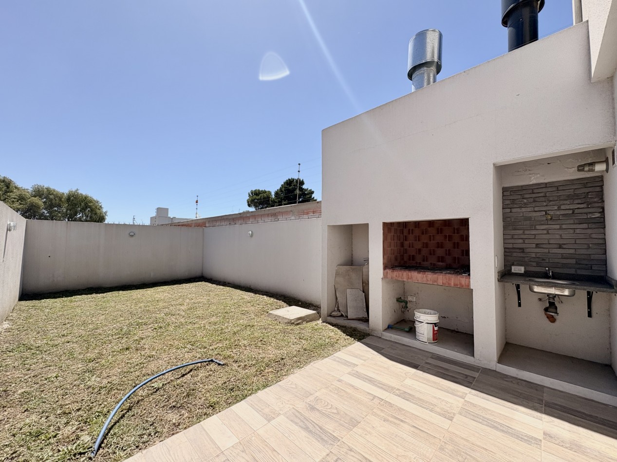 Duplex 3 ambientes a estrenar en venta - Barrio San Jeronimo 