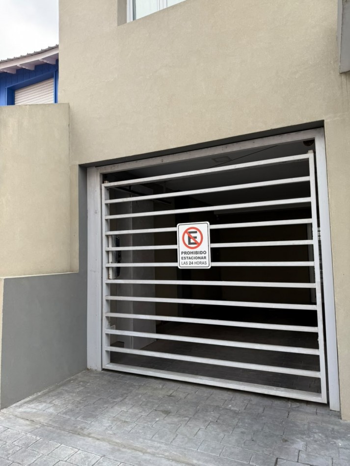 ALQUILER DOS AMBIENTES CON COCHERA
