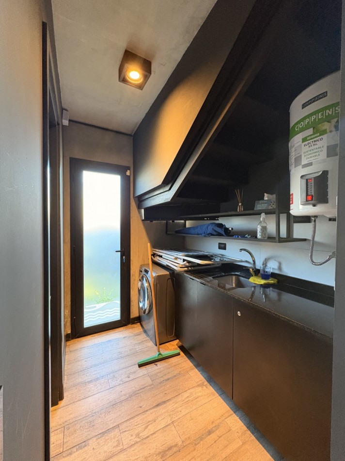 Dos Duplex 3 ambientes en venta - La Caleta 