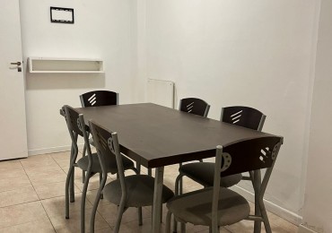 Alquiler comercial - 4 ambientes en primer piso ideal para uso profesional